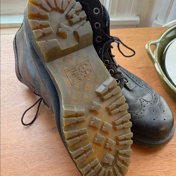 Dr. Martens Black Brogue Fitzroy Men's Boots - Picture 7 of 7